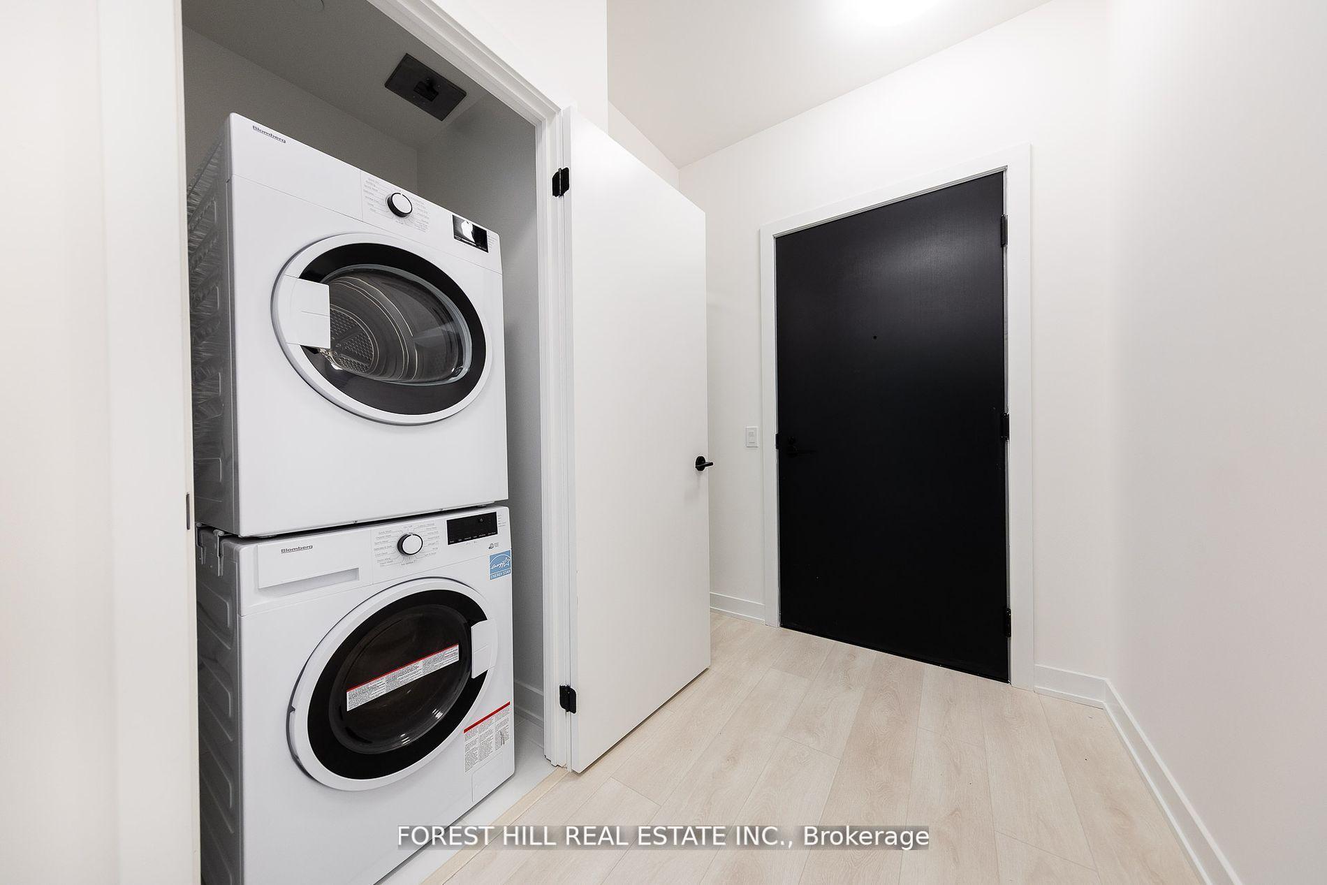 117 Broadway Avenue 1302, Toronto Unit: 1302