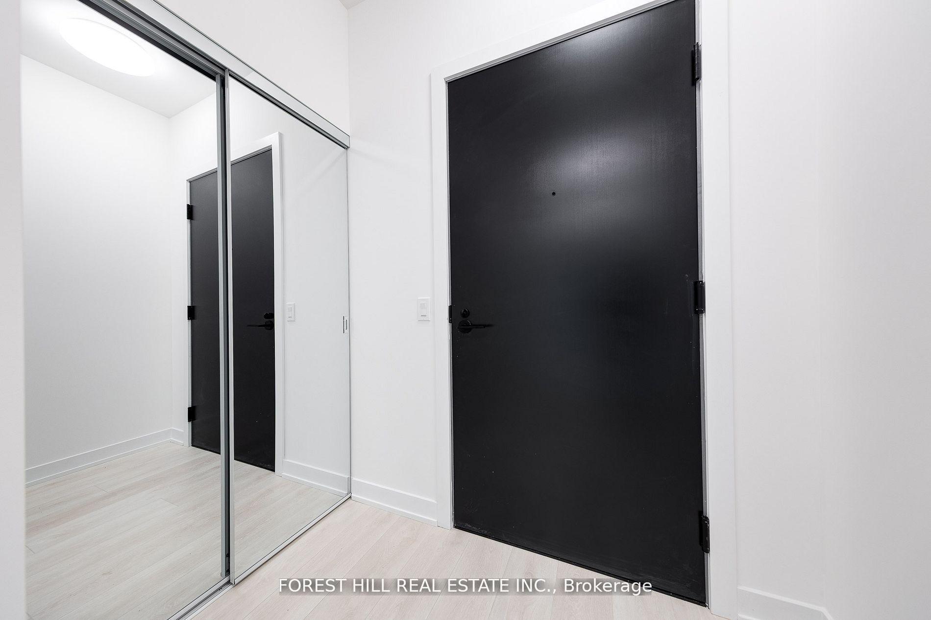 117 Broadway Avenue 1302, Toronto Unit: 1302
