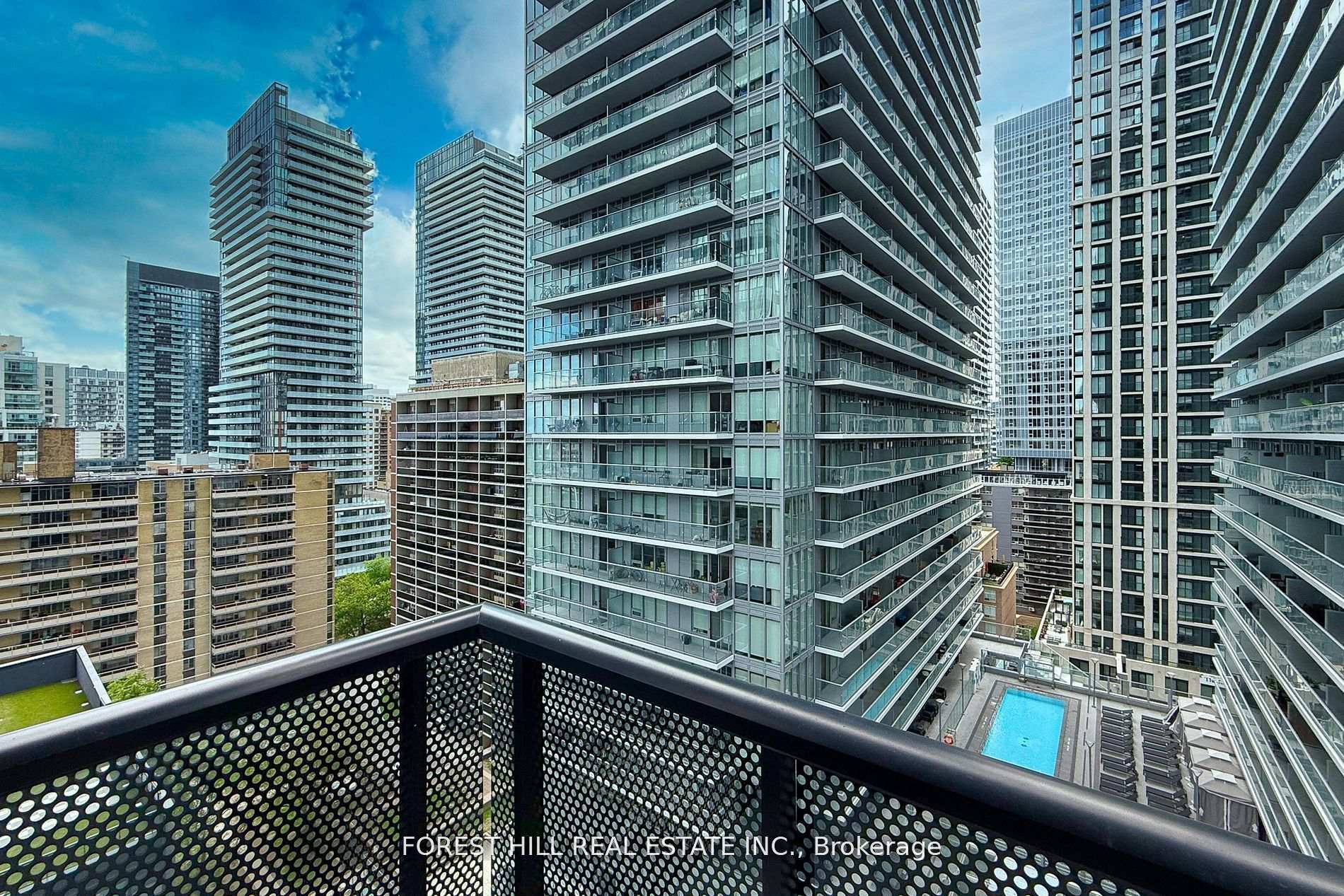 117 Broadway Avenue 1302, Toronto Unit: 1302