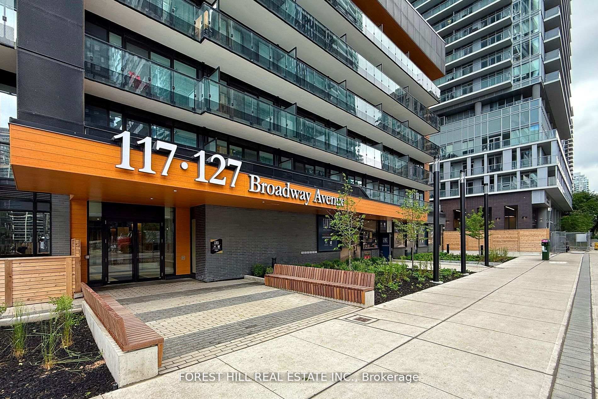 117 Broadway Avenue 1302, Toronto Unit: 1302