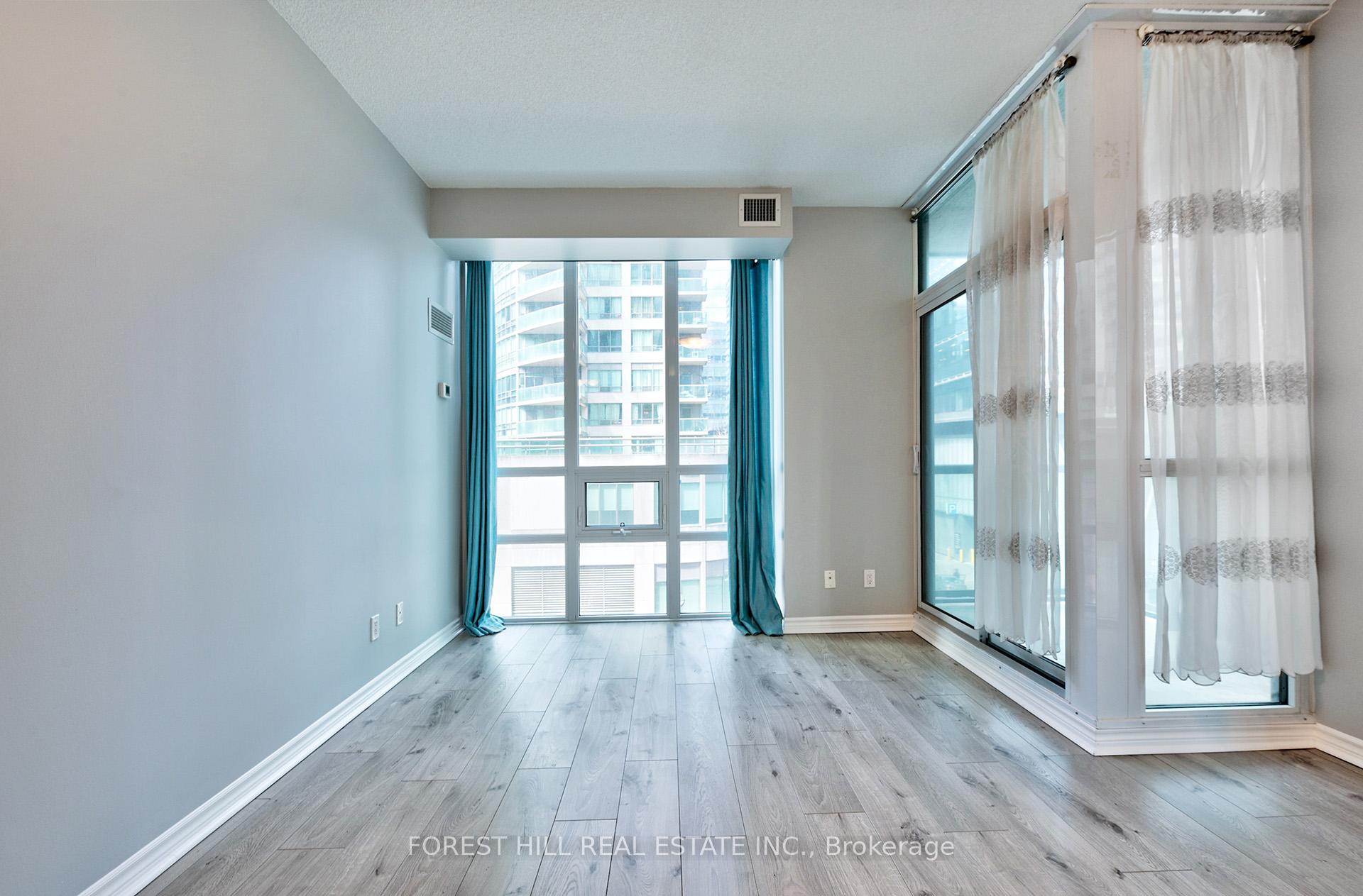 19 Grand Trunk Crescent 306, Toronto Unit: 306