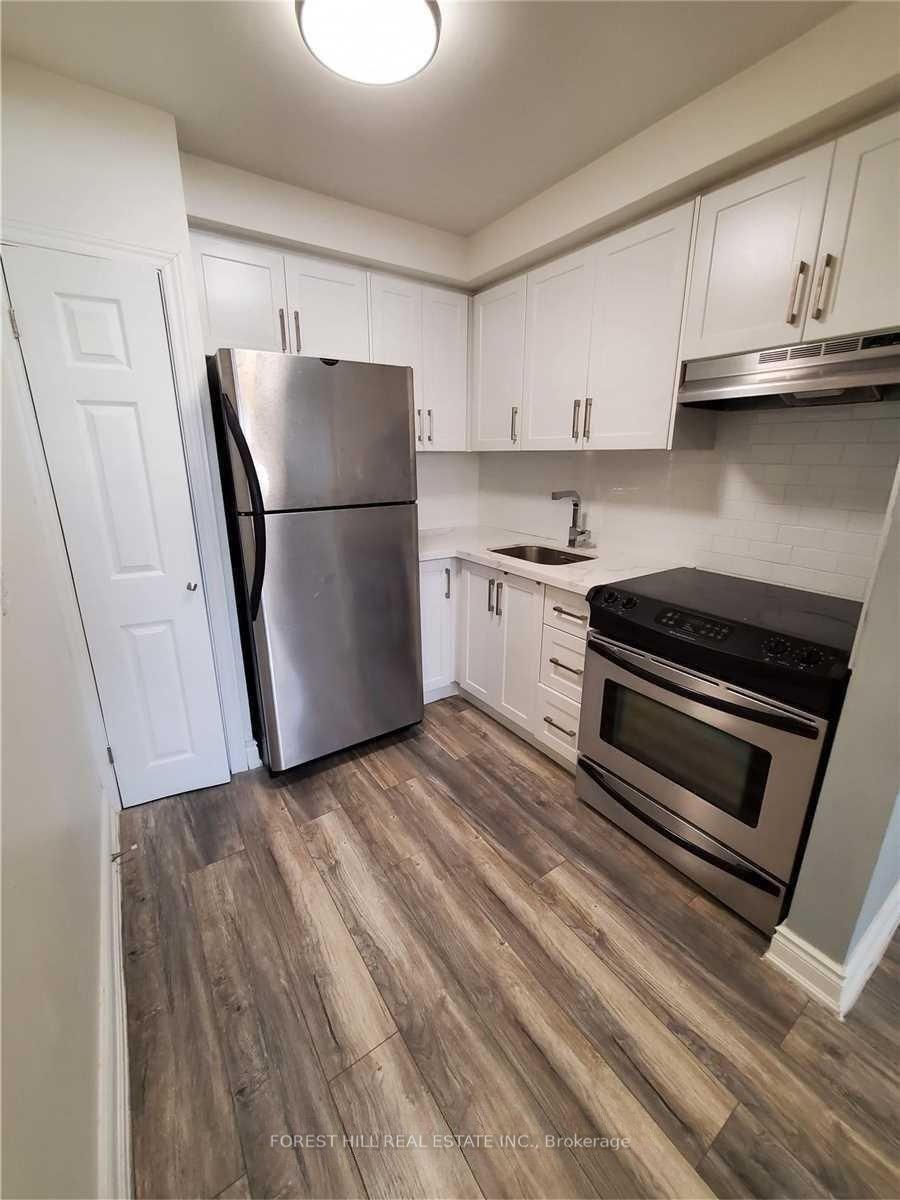 19 Charlemagne Drive Lower, Toronto Unit: Lower