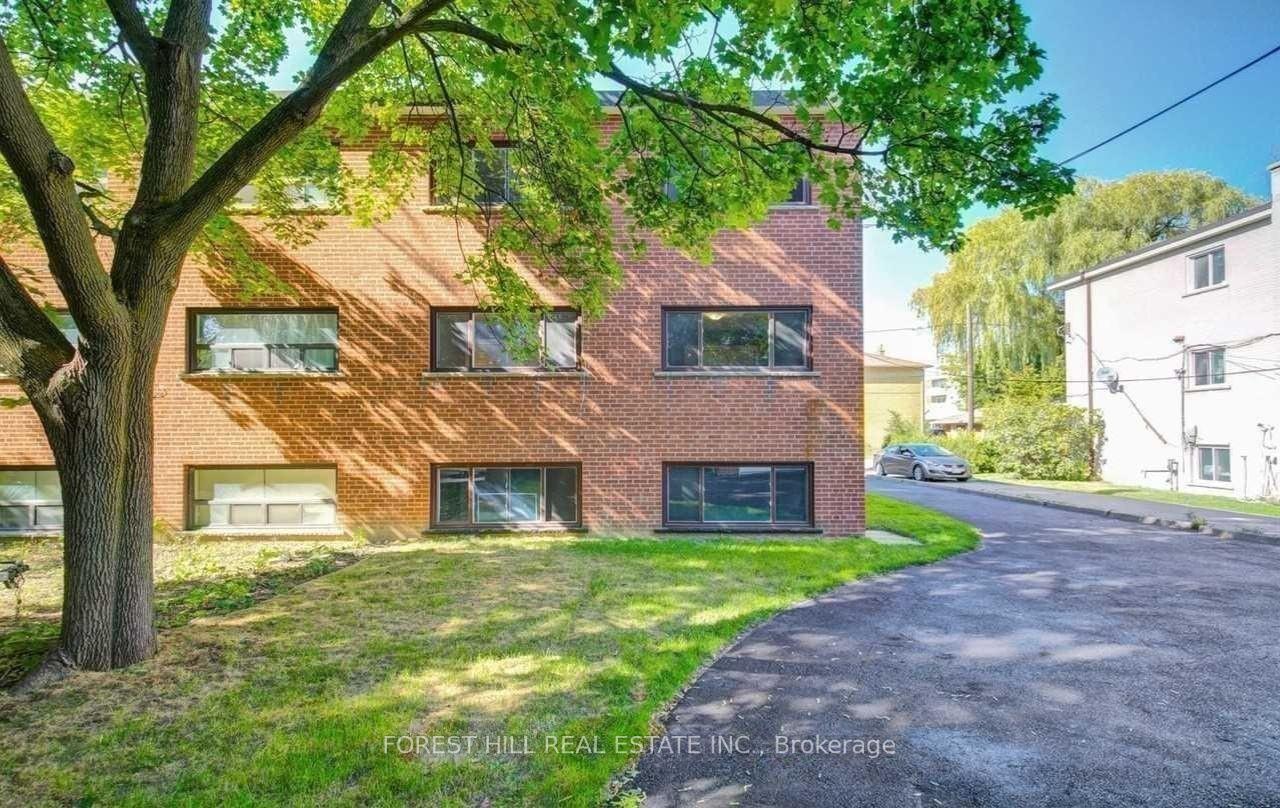 19 Charlemagne Drive Lower, Toronto Unit: Lower