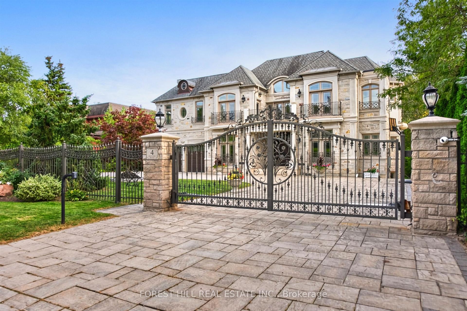 4 Fifeshire Road, Toronto