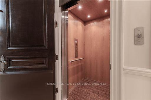 4 Fifeshire Road, Toronto