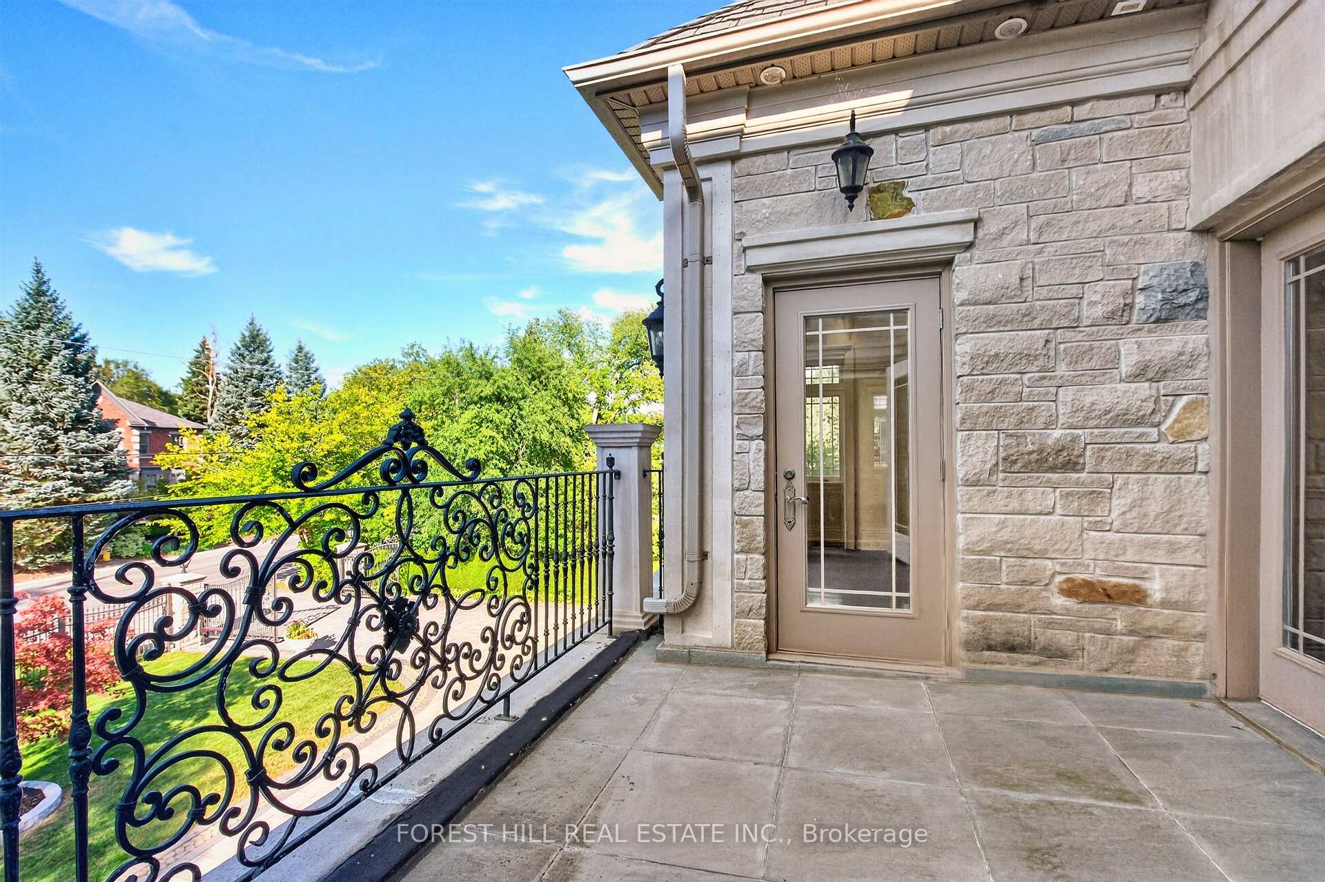 4 Fifeshire Road, Toronto