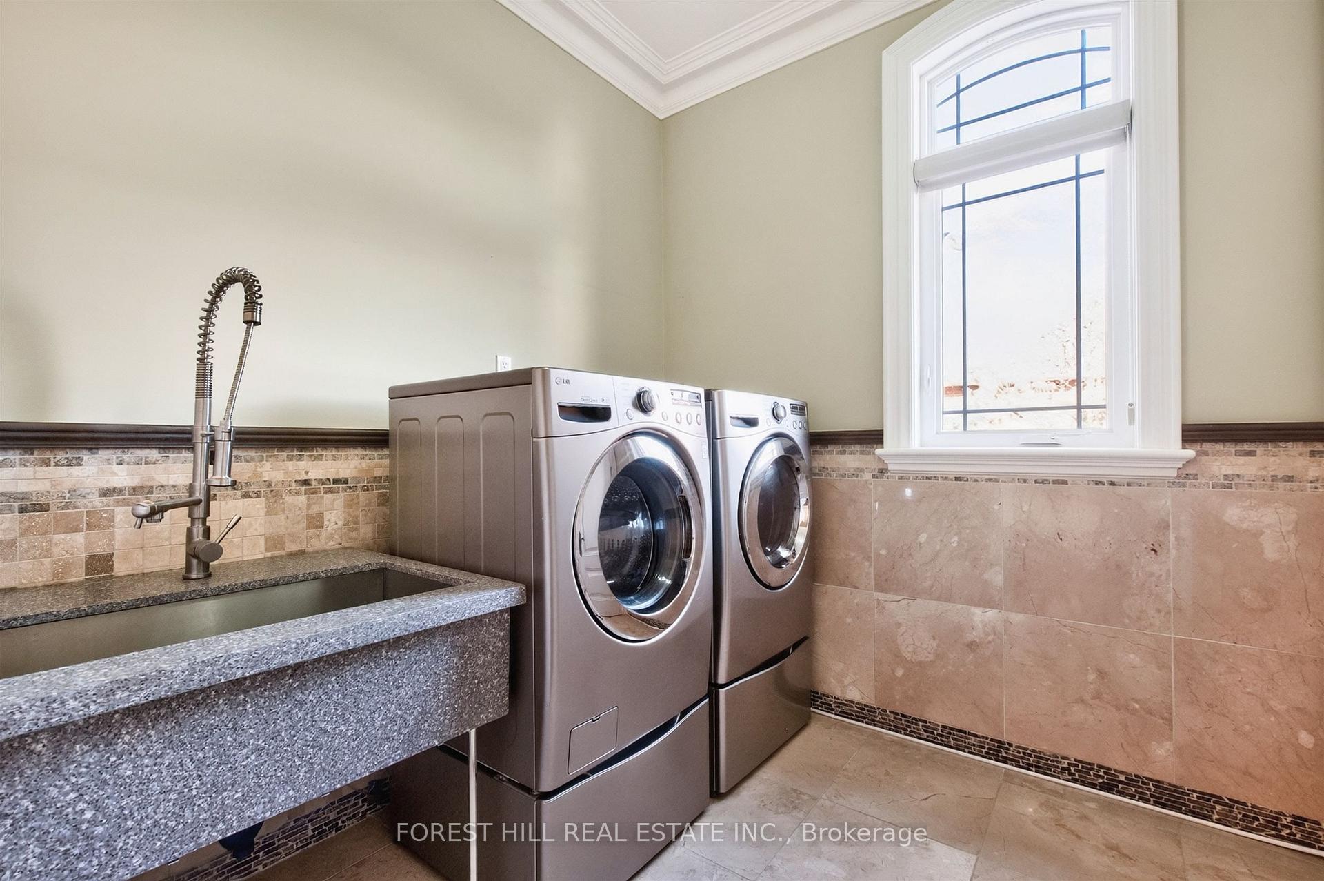 4 Fifeshire Road, Toronto