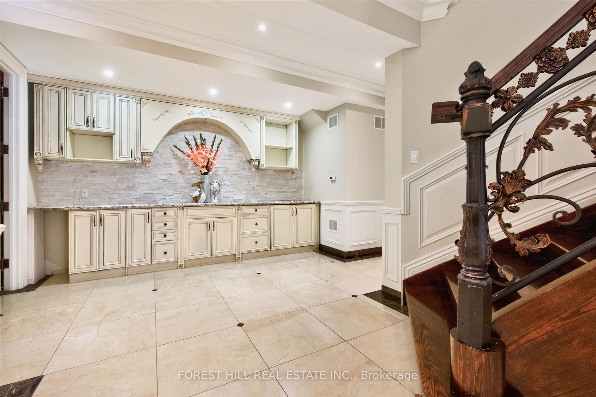 4 Fifeshire Road, Toronto
