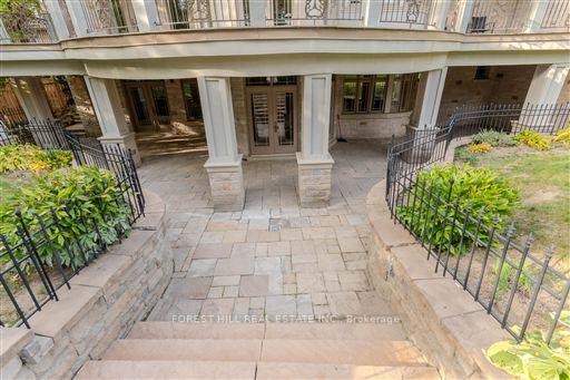 4 Fifeshire Road, Toronto