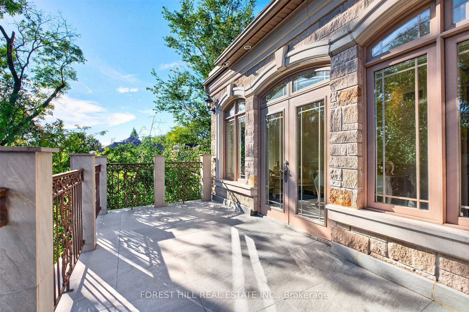 4 Fifeshire Road, Toronto