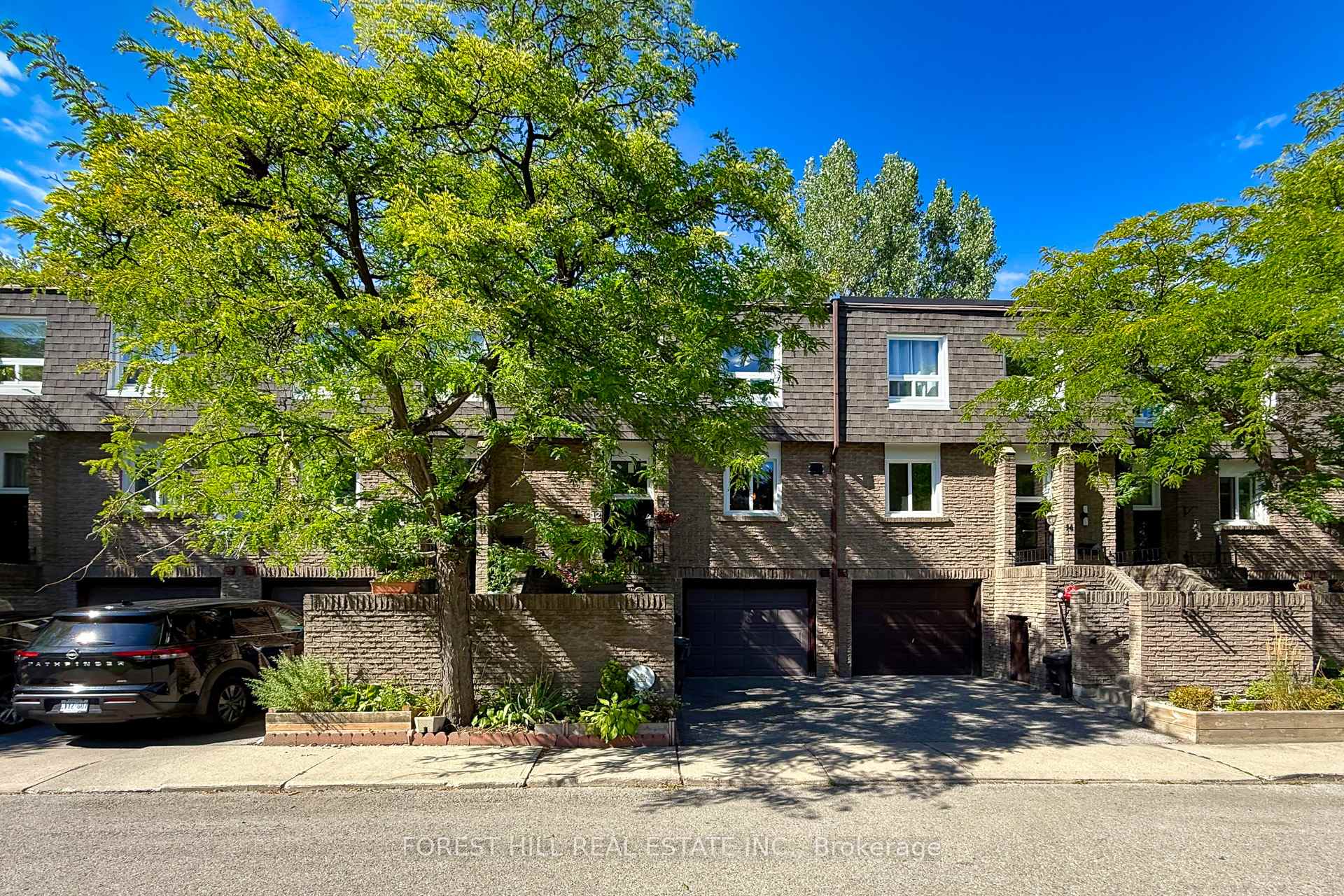 1 Davisbrook Boulevard 12