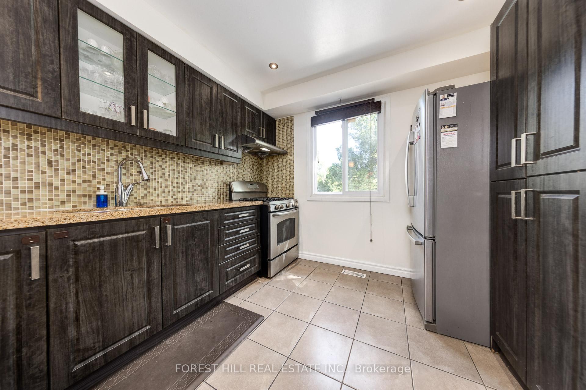 1 Davisbrook Boulevard 12