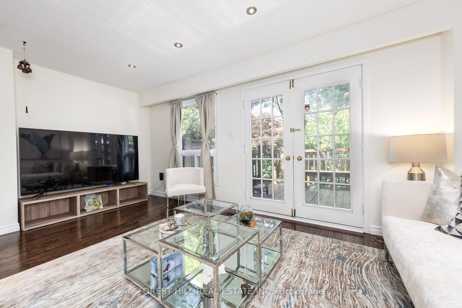 1 Davisbrook Boulevard 12