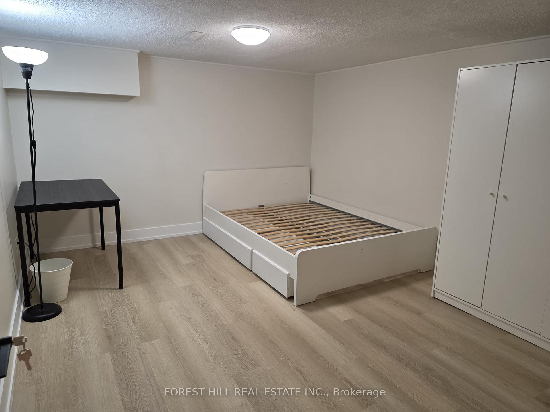 273 Silver Springs Boulevard BSMT RM1