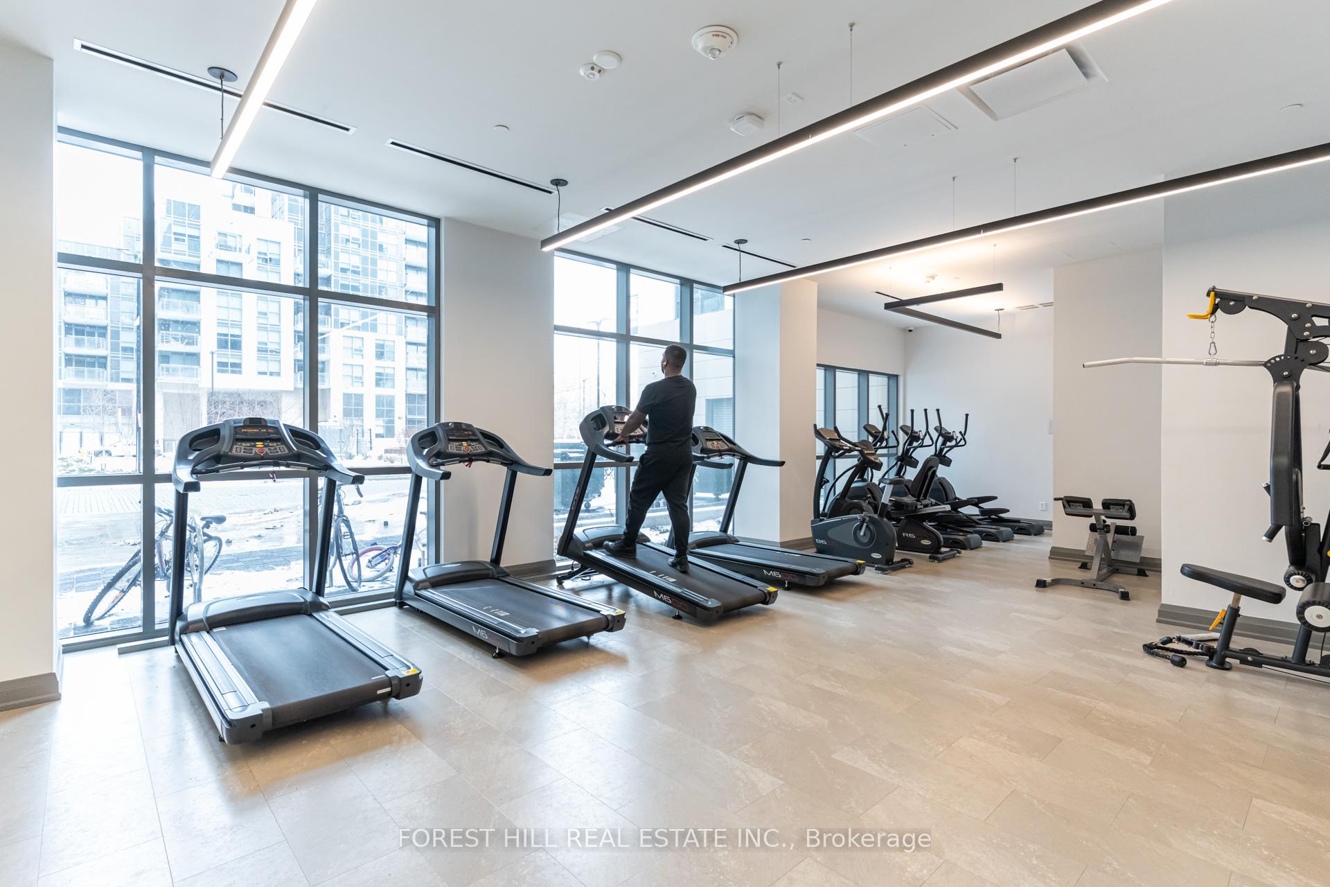 10 Meadowglen Place 304