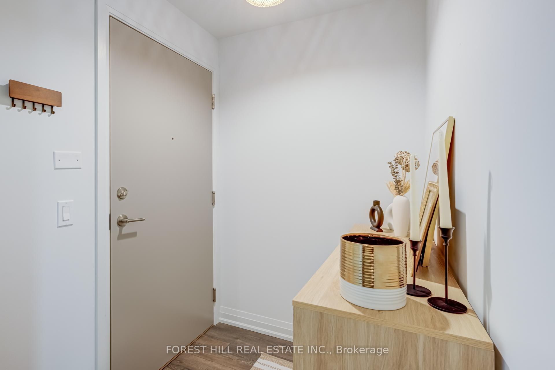 10 Meadowglen Place 304