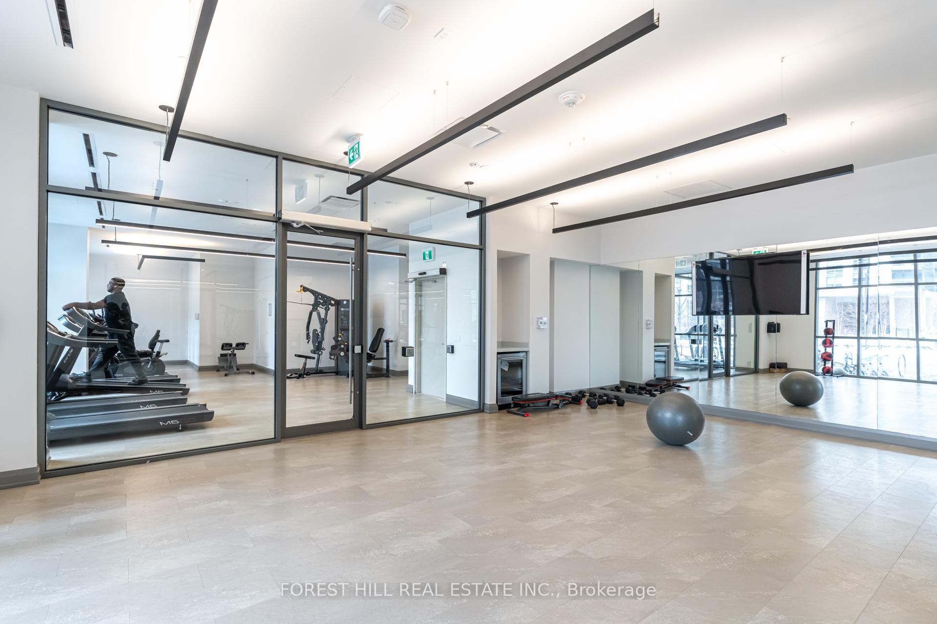 10 Meadowglen Place 304