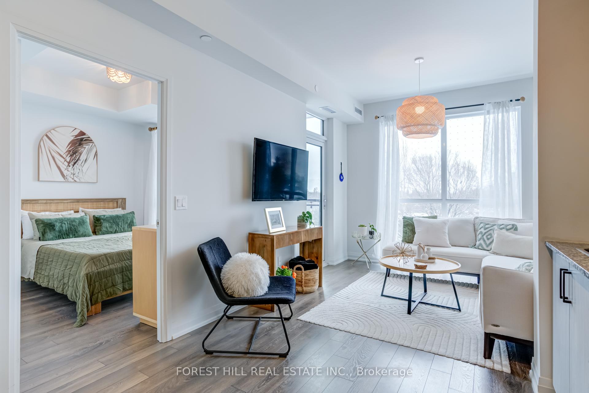 10 Meadowglen Place 304