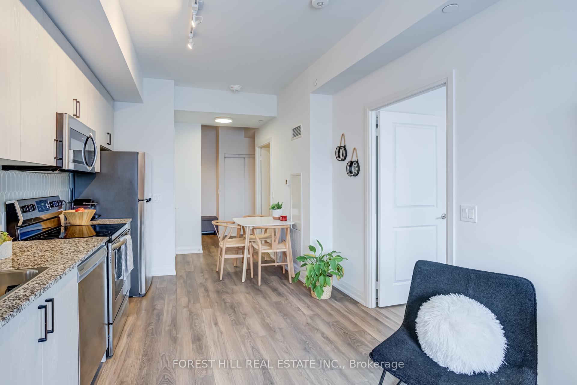 10 Meadowglen Place 304