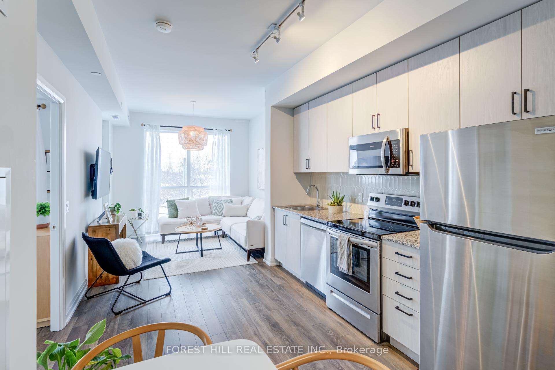 10 Meadowglen Place 304