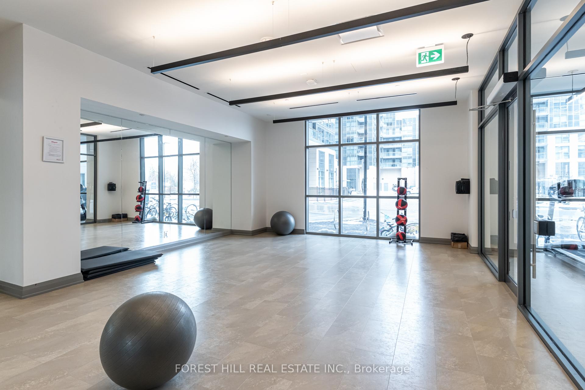 10 Meadowglen Place 304