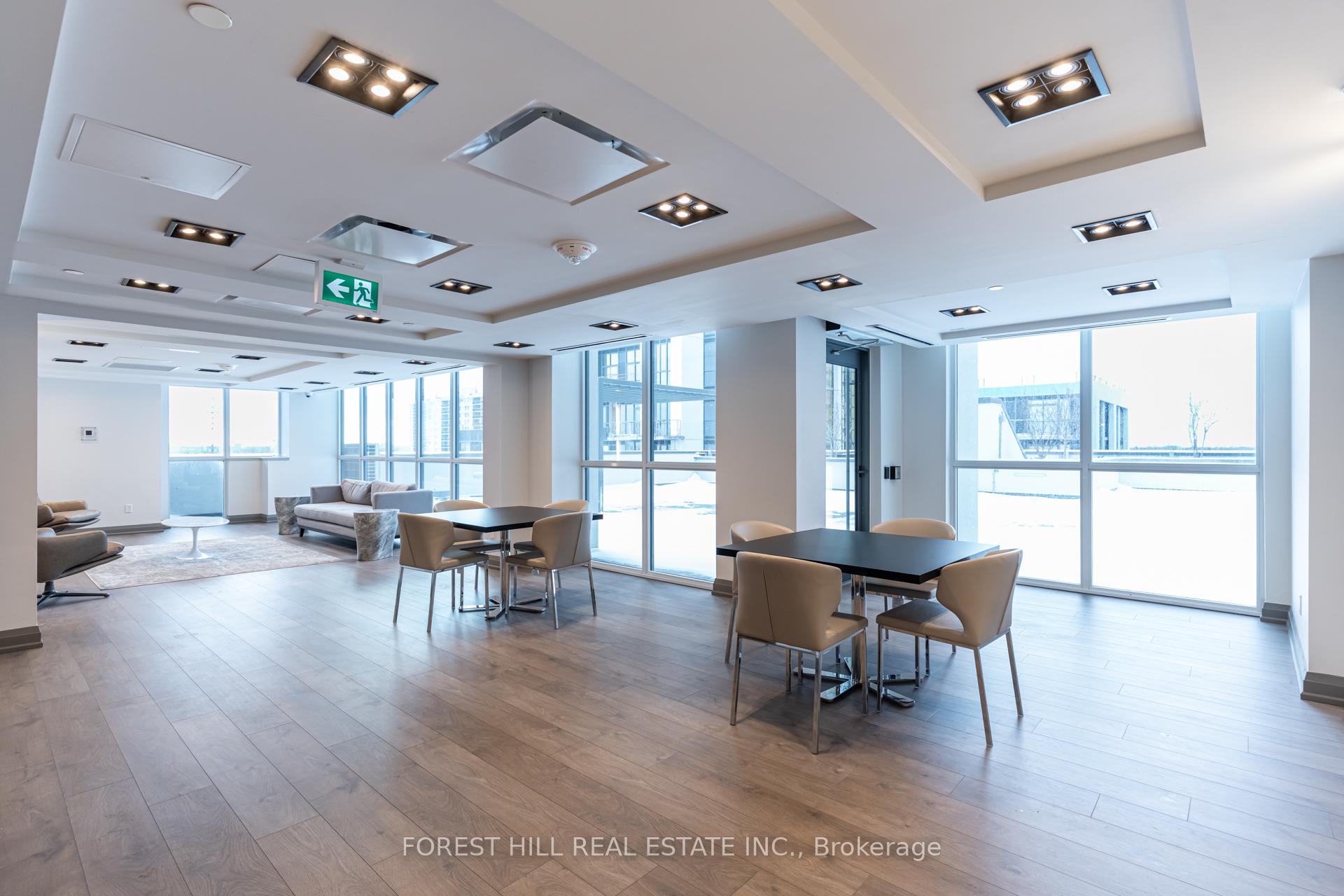 10 Meadowglen Place 304