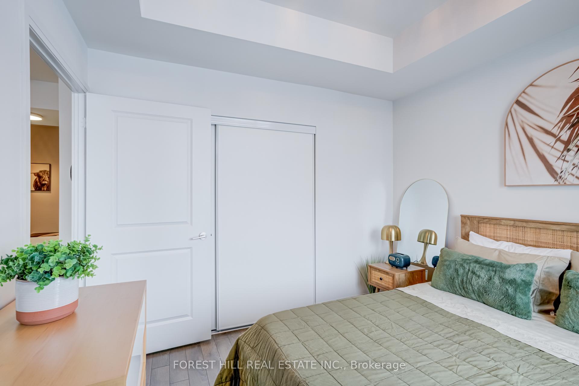 10 Meadowglen Place 304