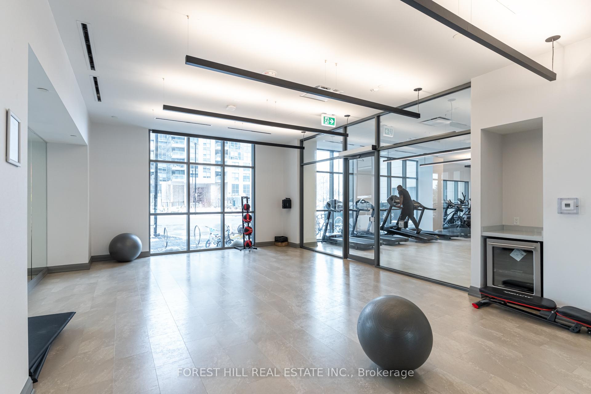 10 Meadowglen Place 304