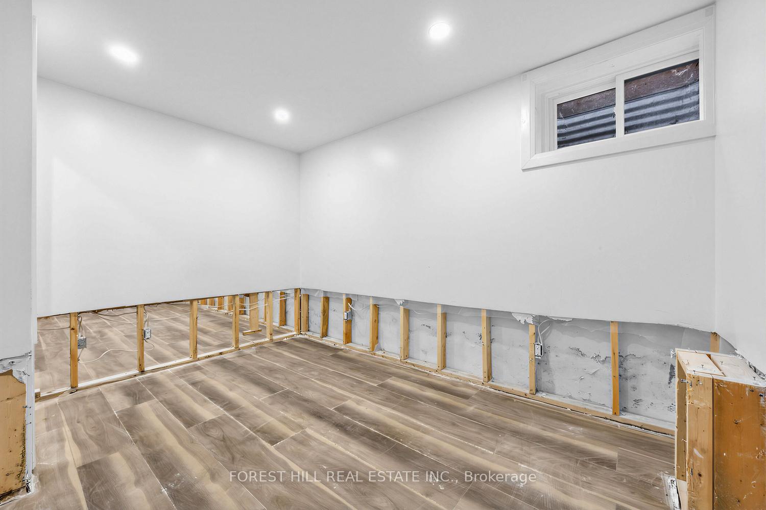 180 Glenwood Crescent