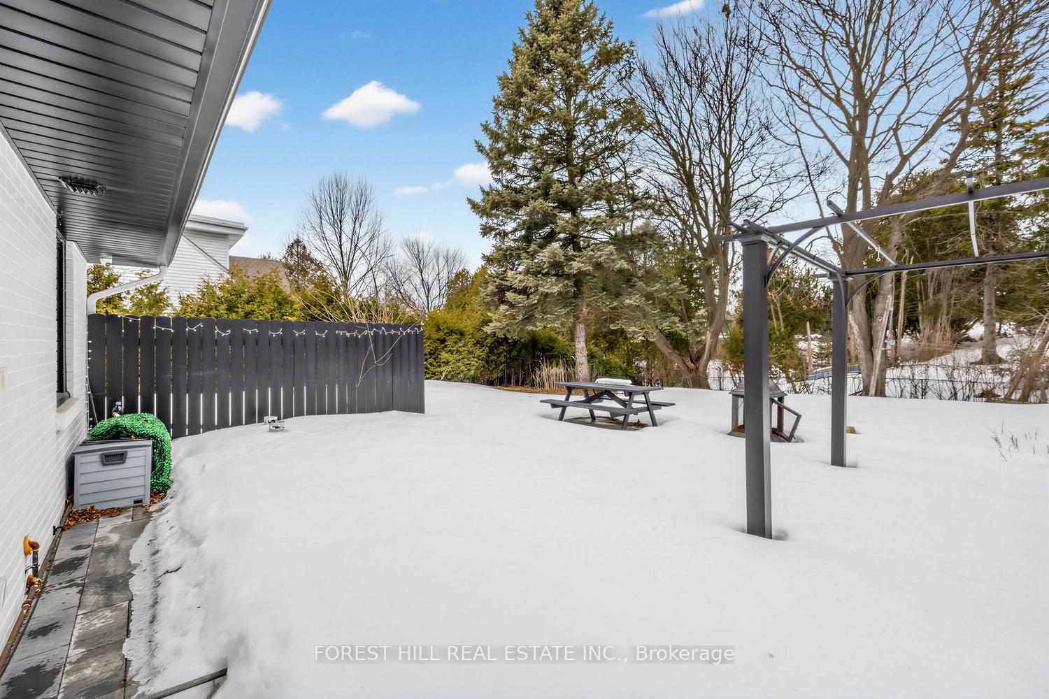 180 Glenwood Crescent