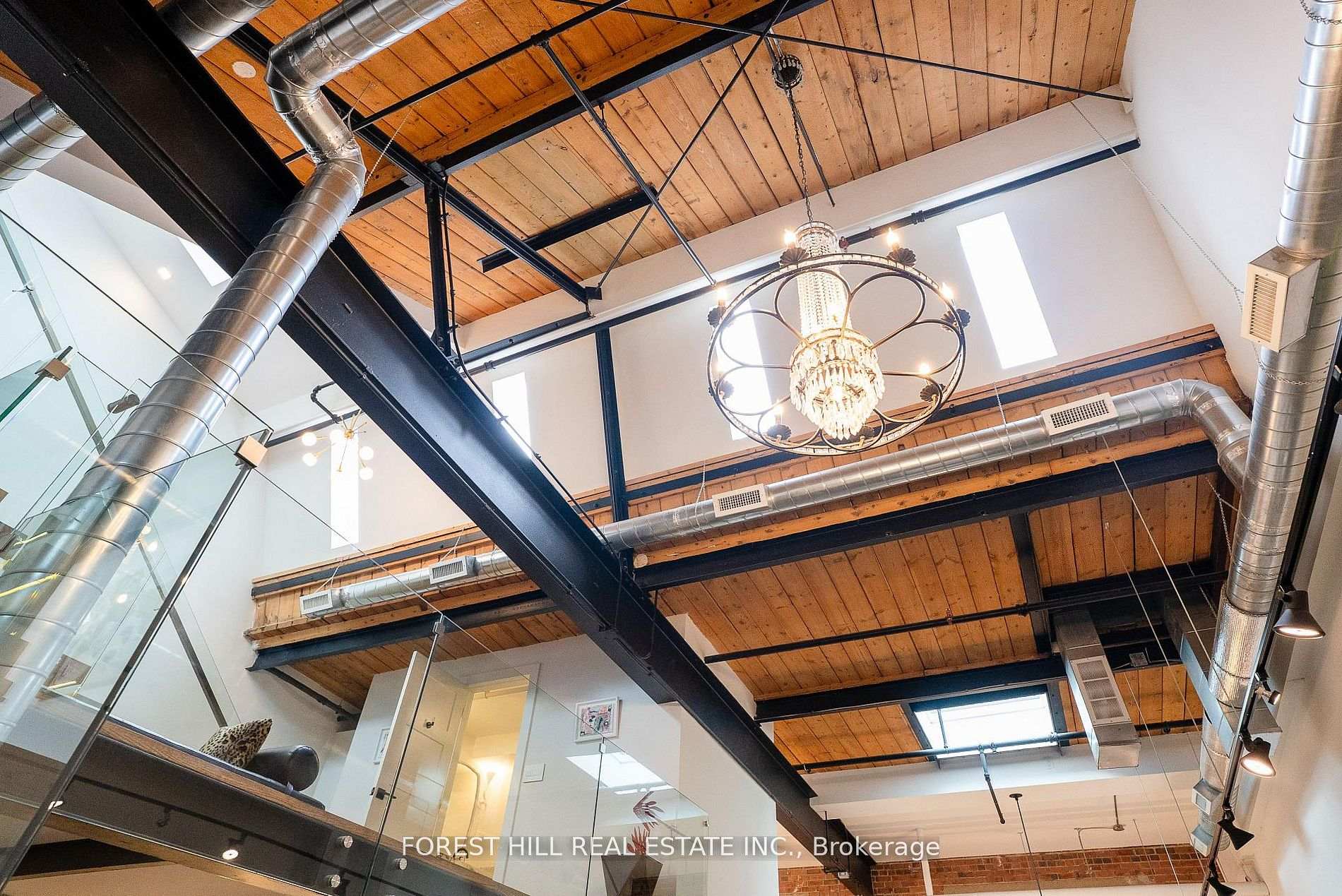 326 Carlaw Avenue 123