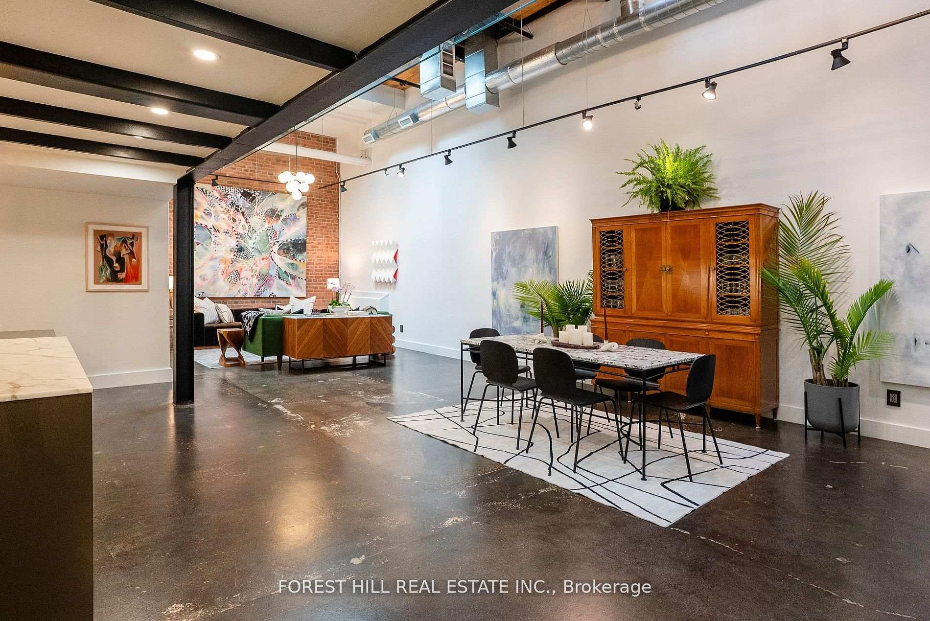 326 Carlaw Avenue 123