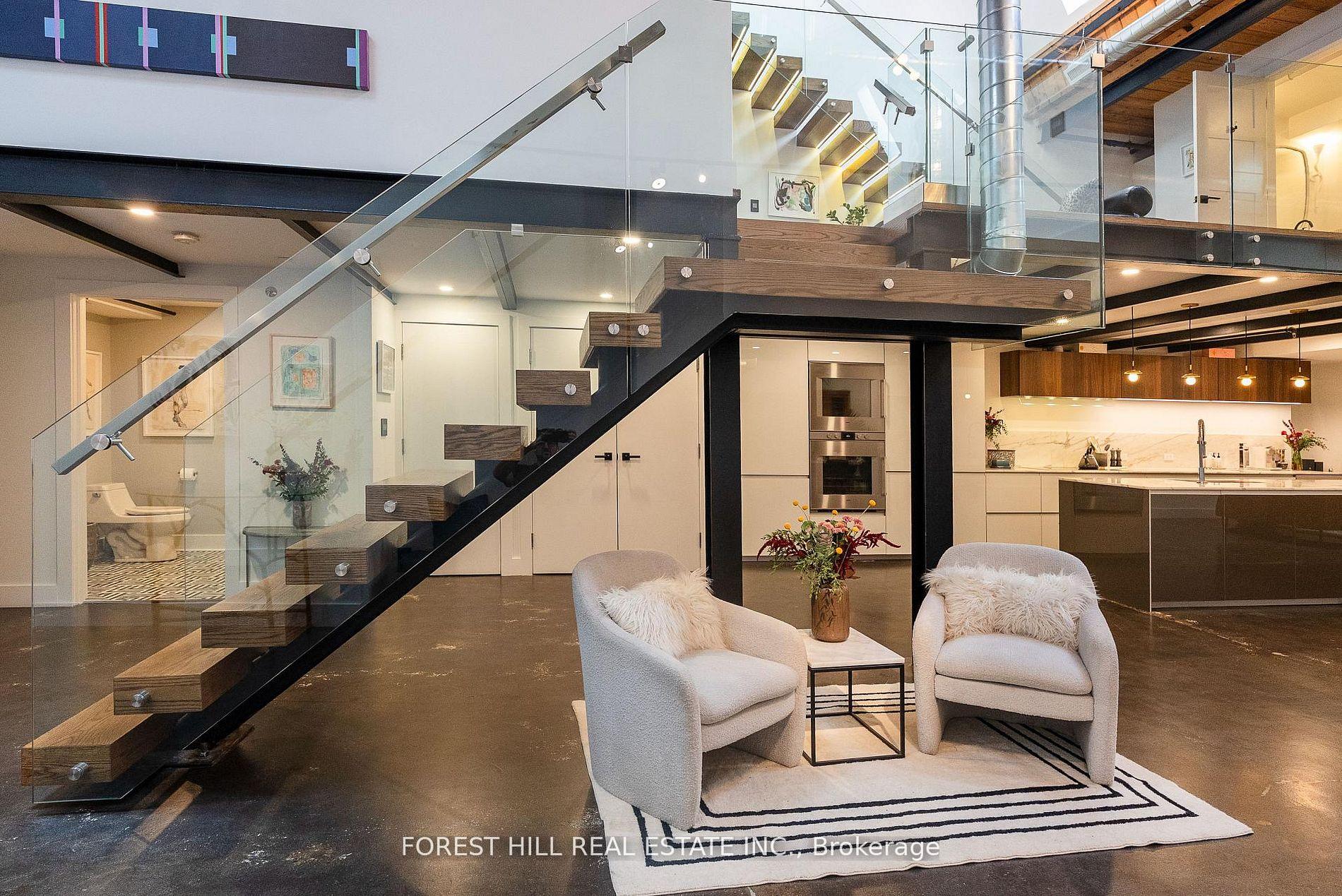 326 Carlaw Avenue 123