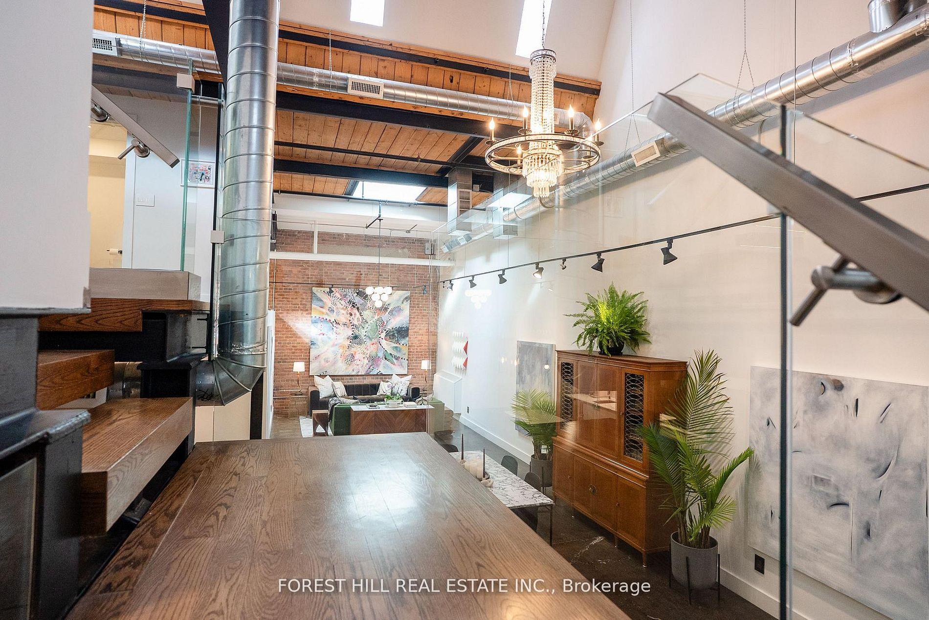 326 Carlaw Avenue 123