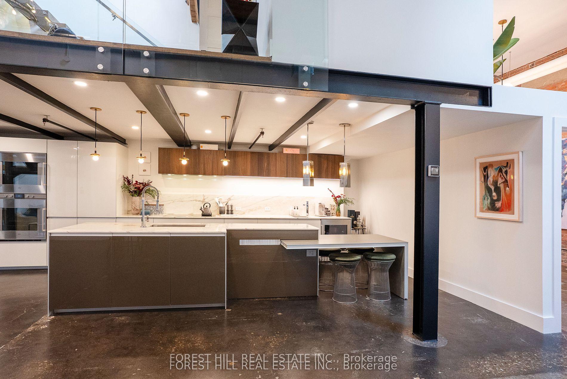 326 Carlaw Avenue 123