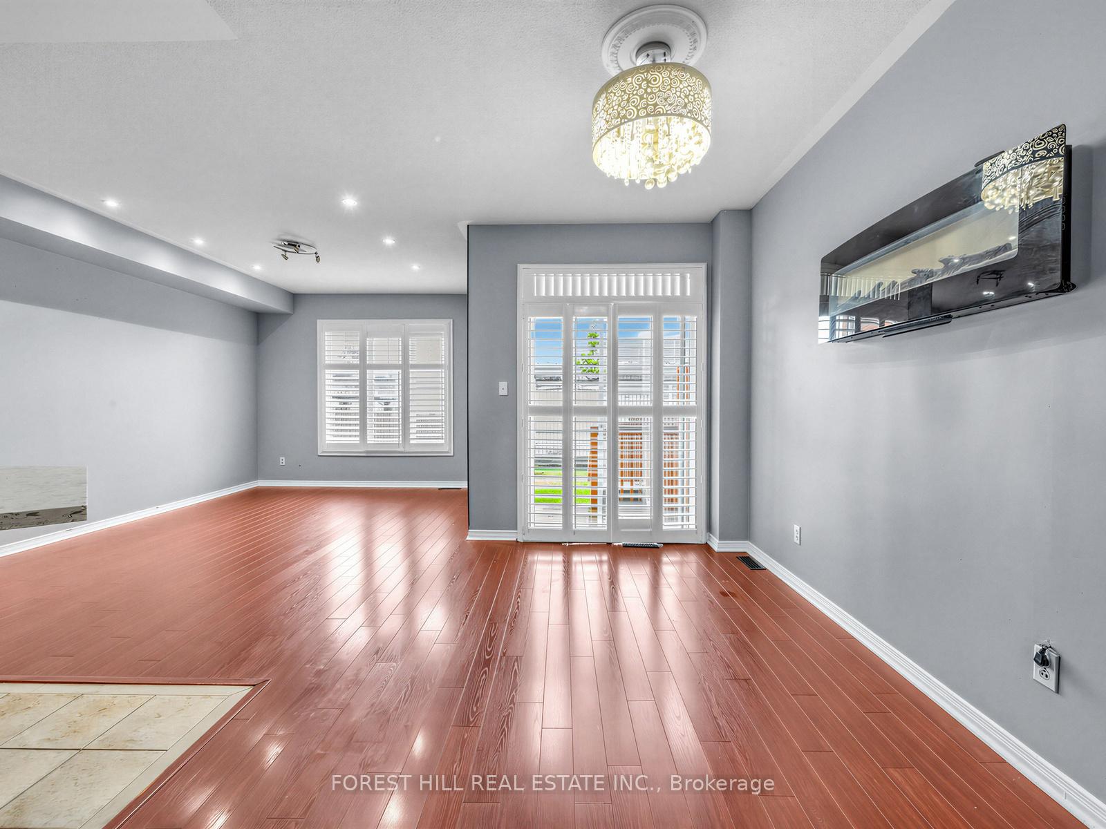 40 Croker Drive S