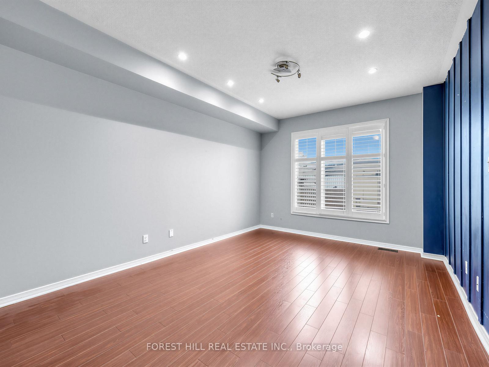 40 Croker Drive S