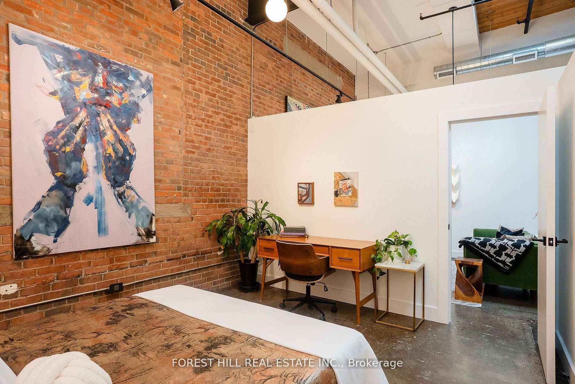 326 Carlaw Avenue 123