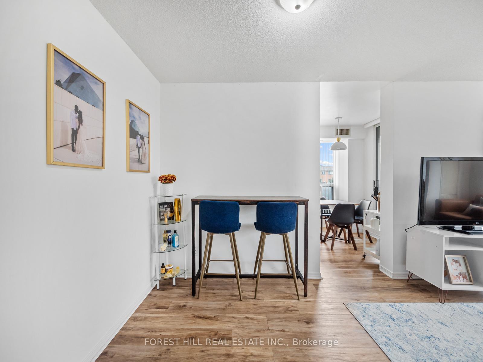 330 Red Maple Road 211