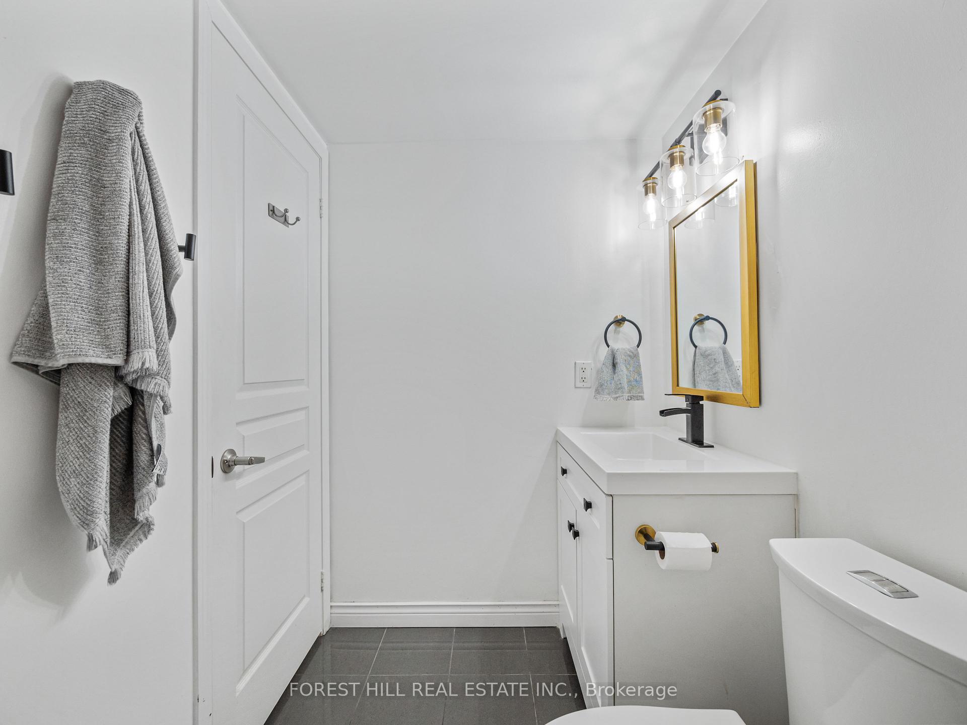 330 Red Maple Road 211