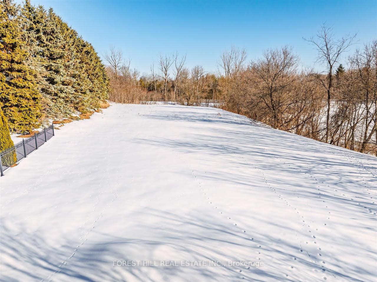 29 Country Heights Drive, Richmond Hill, ON L4E 3M8