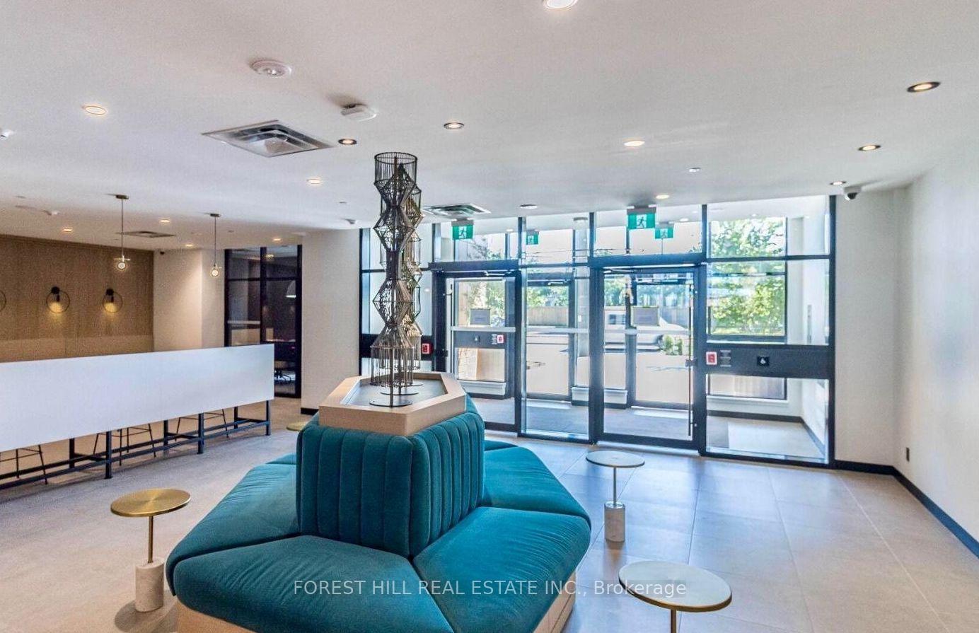 7950 Bathurst Street 1706