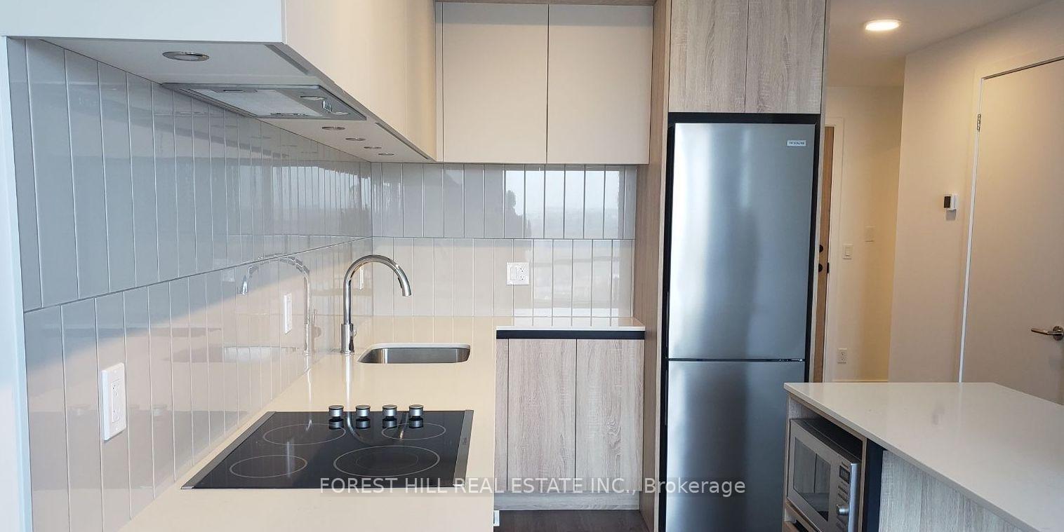 7950 Bathurst Street 1706