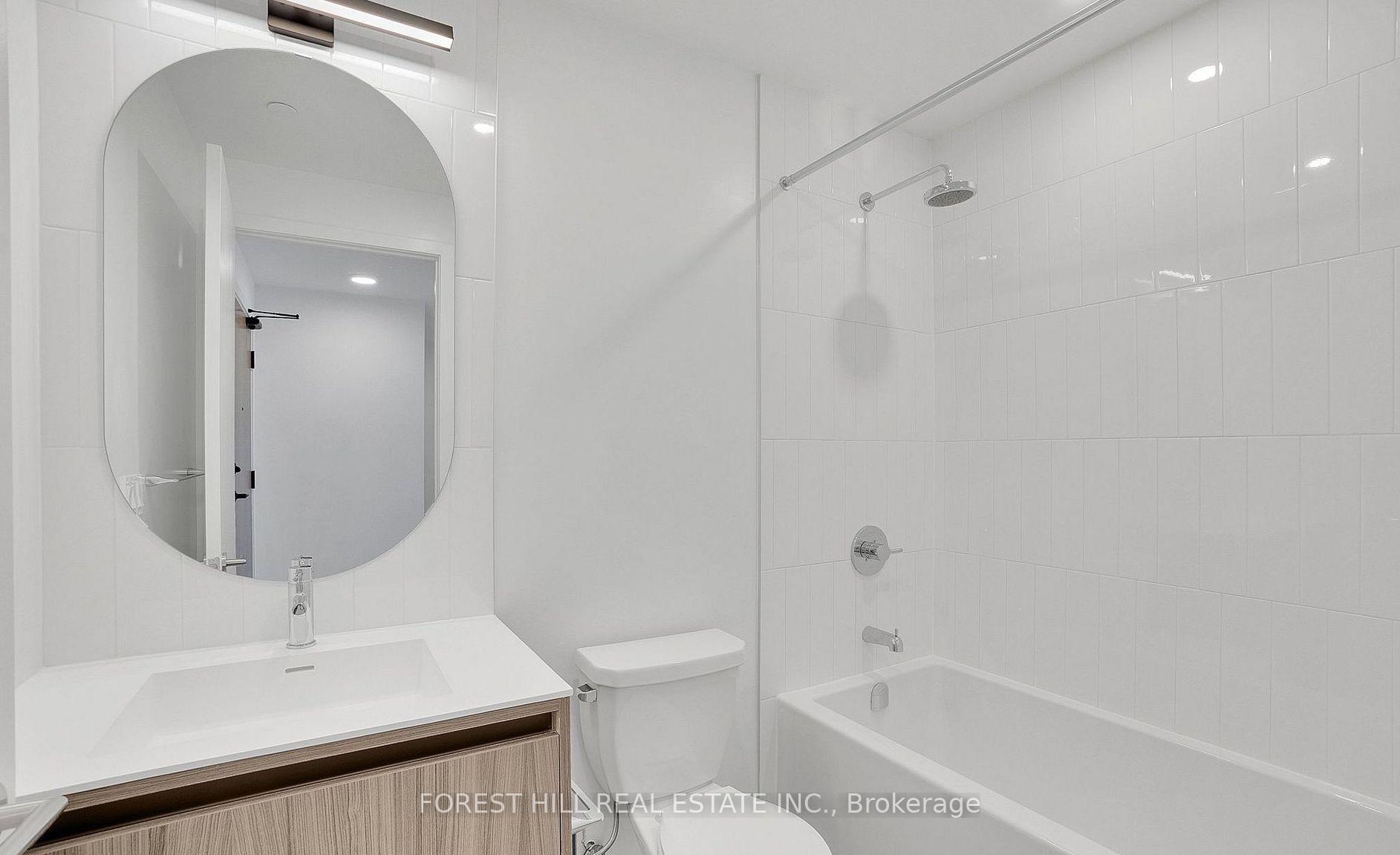 7950 Bathurst Street 1706