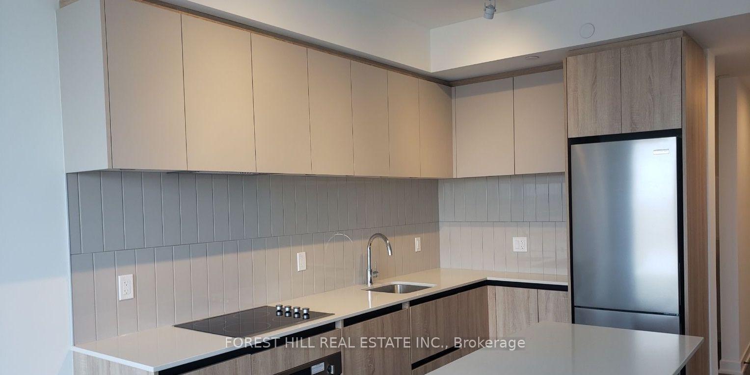 7950 Bathurst Street 1706
