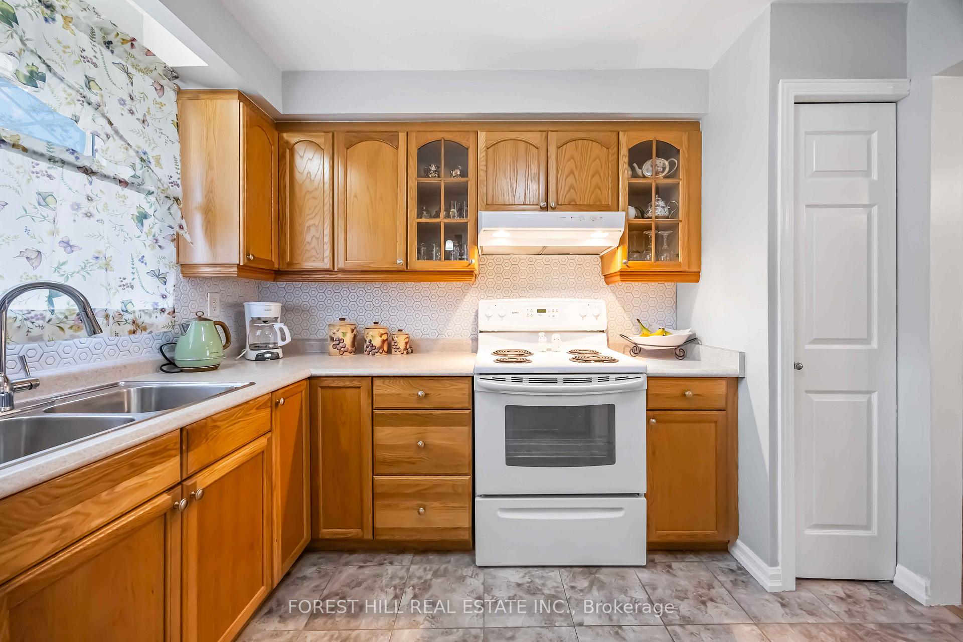 #22 - 435 Silverstone Drive, Toronto Unit: 22