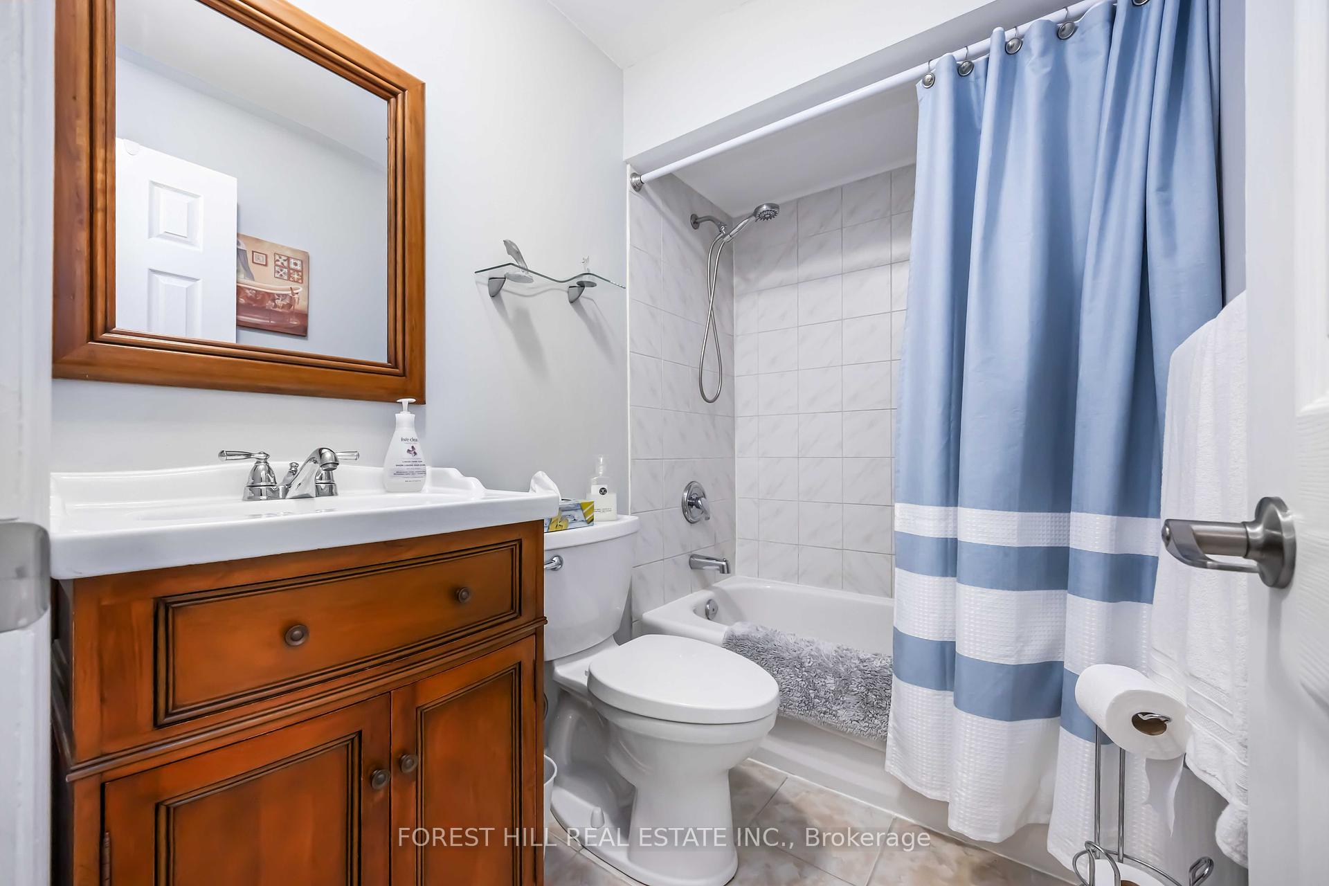 #22 - 435 Silverstone Drive, Toronto Unit: 22