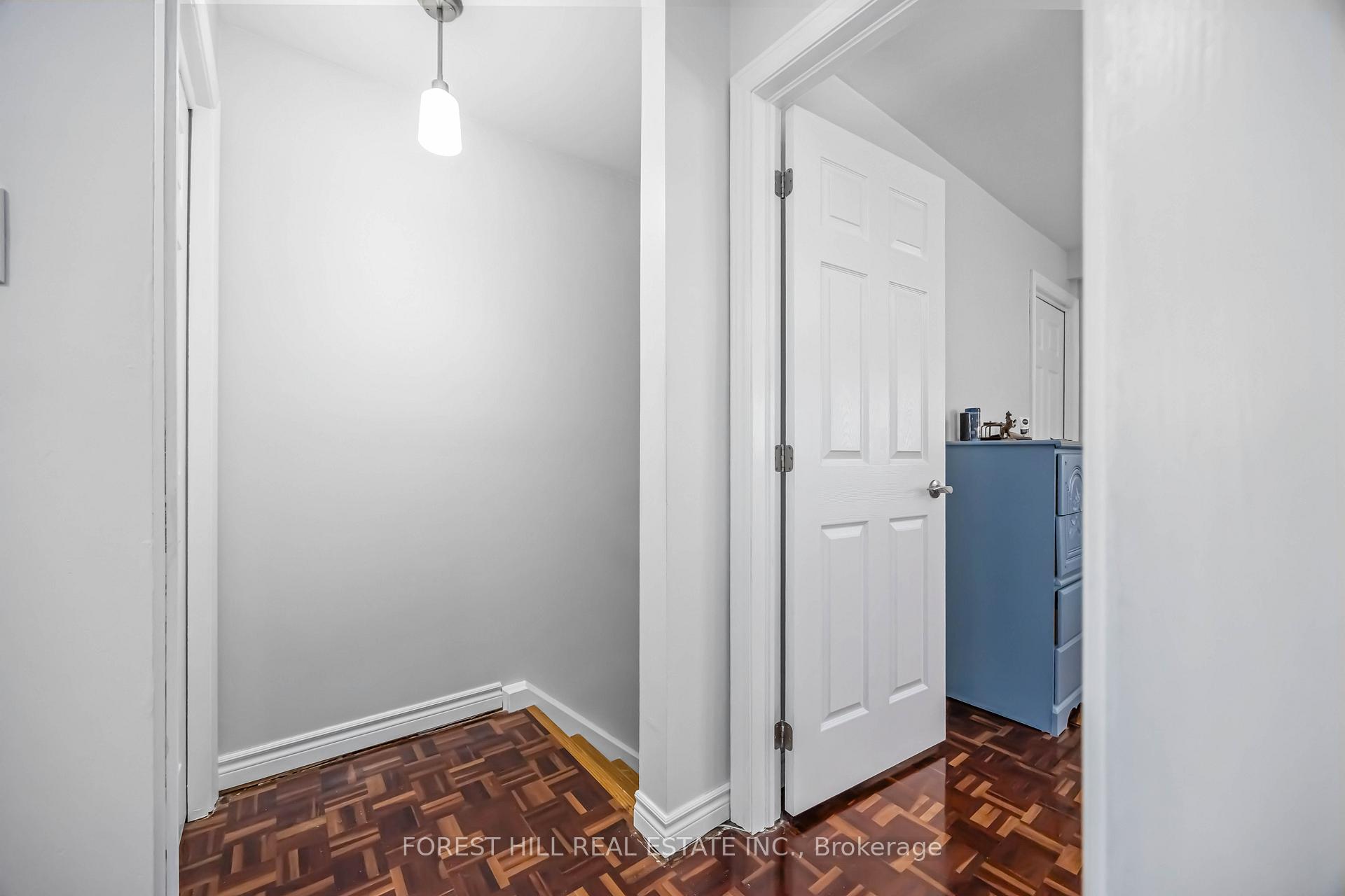 #22 - 435 Silverstone Drive, Toronto Unit: 22