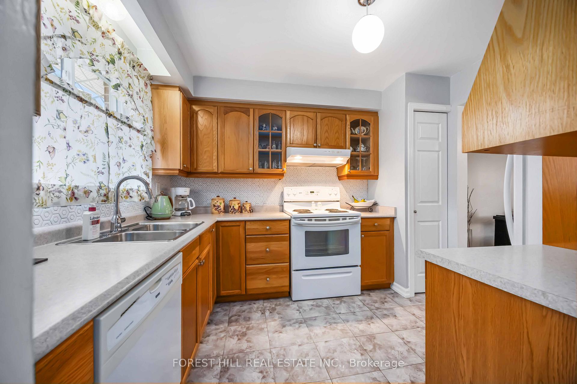 #22 - 435 Silverstone Drive, Toronto Unit: 22