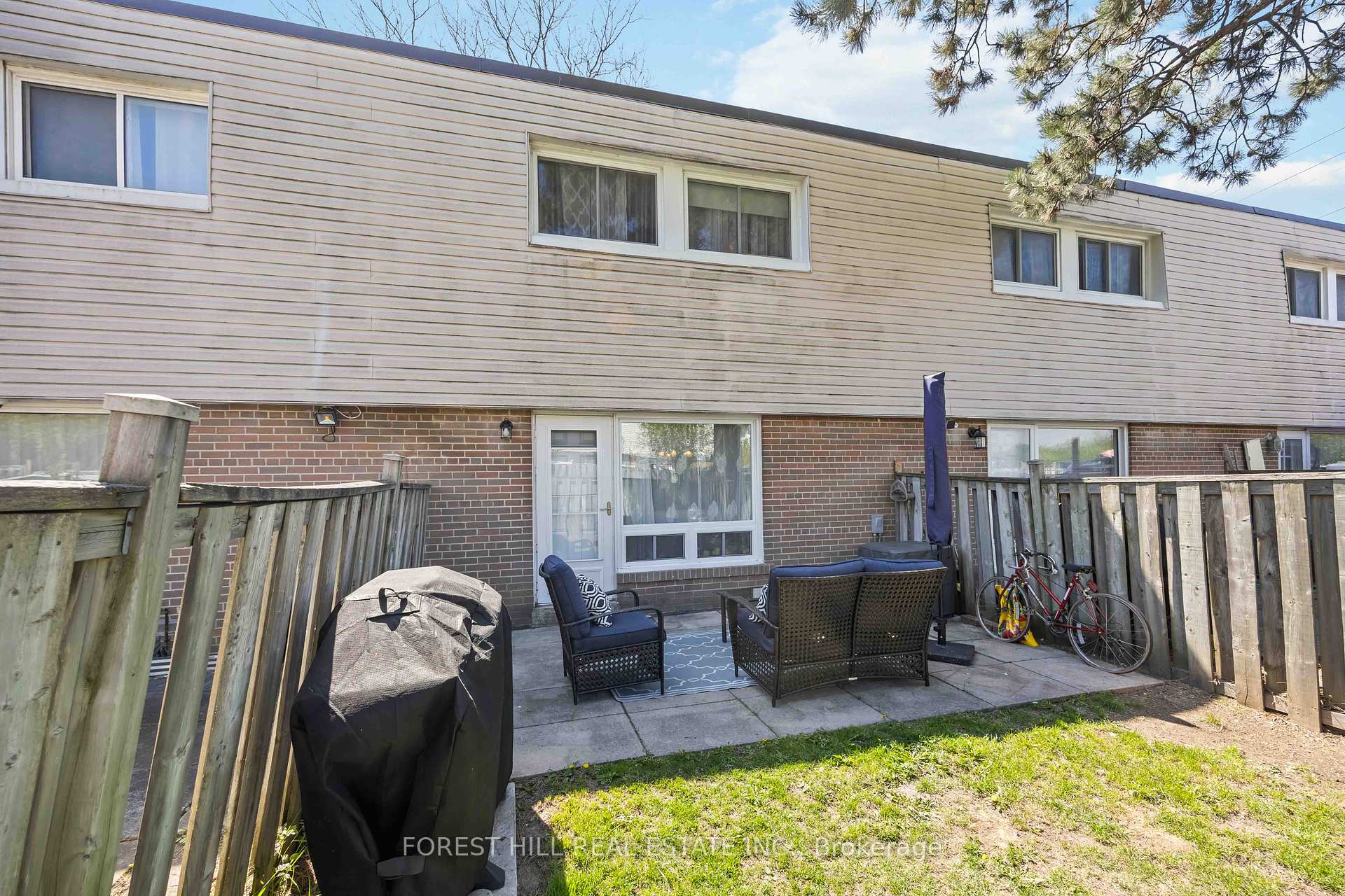 #22 - 435 Silverstone Drive, Toronto Unit: 22